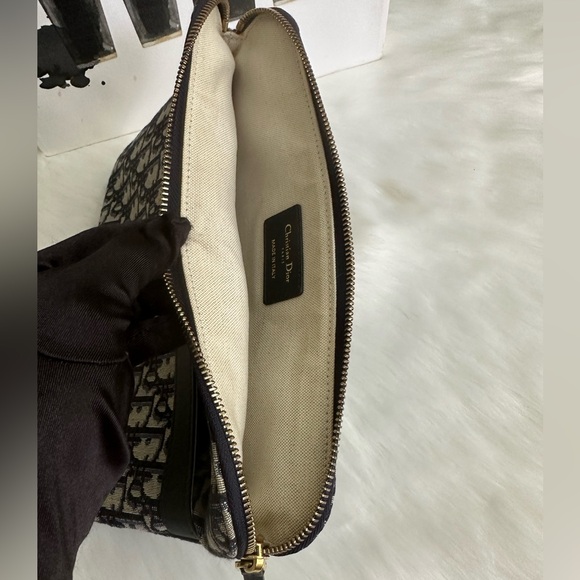 SOLD 🔥Stunning Clutch - Picture 11 of 17